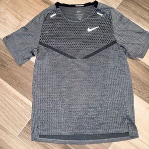 Nike Men's Gray Performance Shirt Sz L EUC
